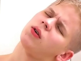 Shower Wanking With Sexy Twink Boy Bert