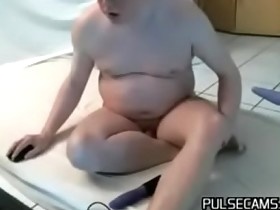 Fat Guy And A Fucking Machine